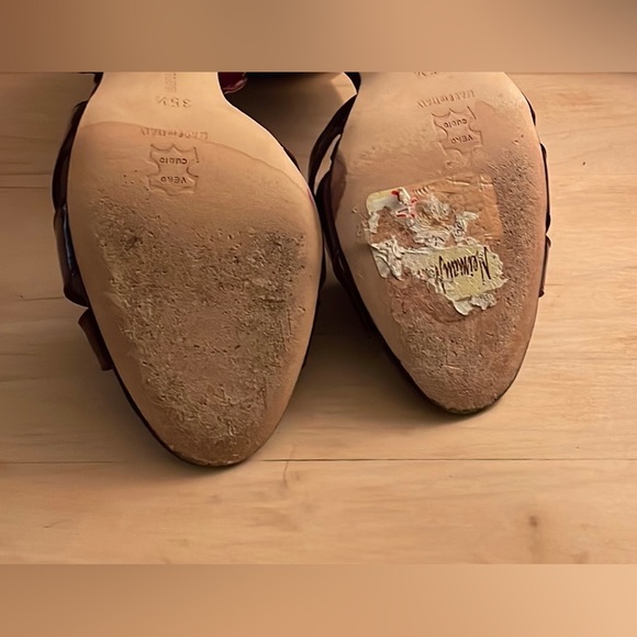 Red Manolo Blahnik Heels! - Picture 5 of 5